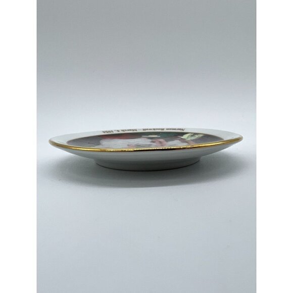 Vintage Norman Rockwell Plate The Saturday Evening Post Girl at the Mirror - Picture 6 of 9